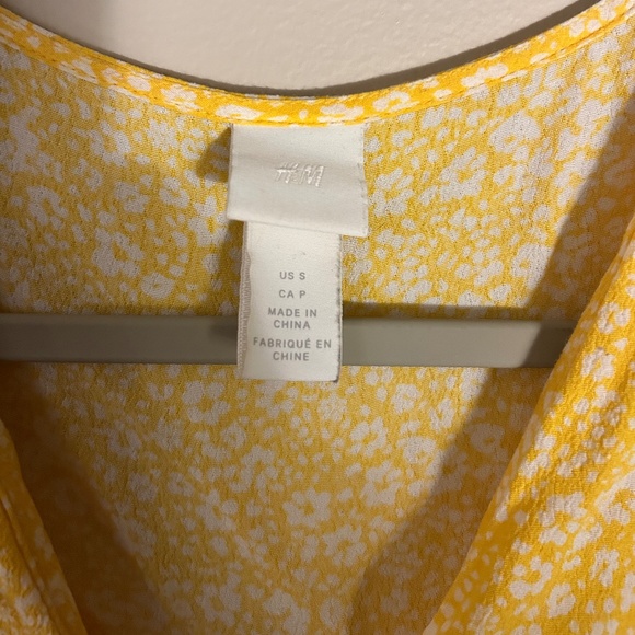 Medium H&M Yellow Floral Sundress - Picture 3 of 4